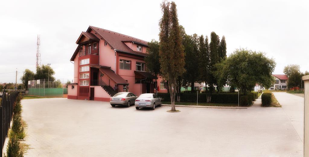 Hotel Pamira Sibiu Exterior photo