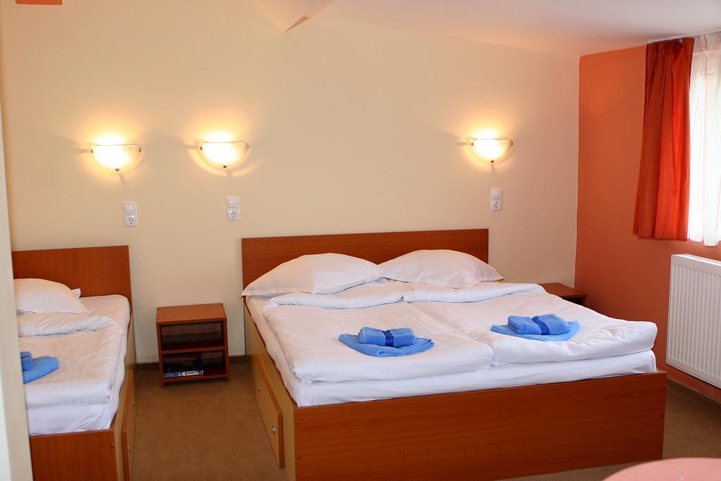 Hotel Pamira Sibiu Room photo